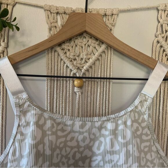 CORAL REEF Sage Leopard Adventurer Swim Top XXL 18 20 - Picture 4 of 8